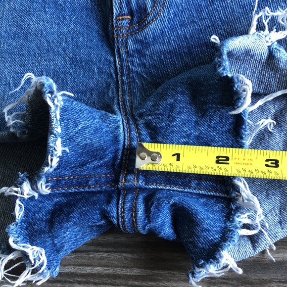 Abercrombie and Fitch Curve Love High Rise Mom Shorts Jean Denim Cutoff - Picture 10 of 12